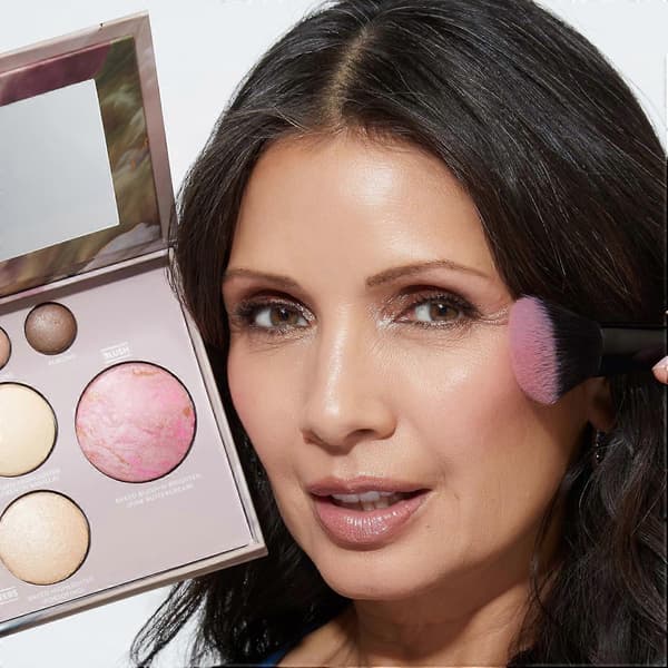 Baked Palette Full Size Innehåller Bronzer, 2 Highlighters och 3 Ögonskuggor Resevänlig