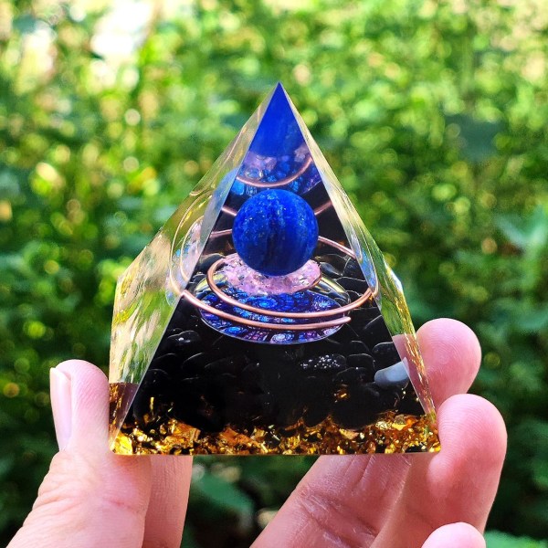 Pyramid krystal grus epoxyharpiks ornament type 27