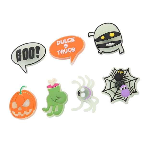 50 st glödande sko charm män kvinnor PVC Halloween tema tecknat mönster sko dekoration för fest