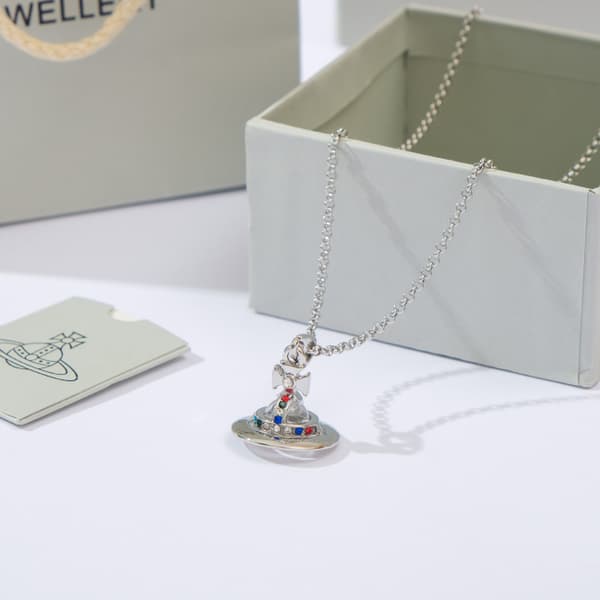 sølv Vivienne Westwood Saturn UFO-vedhæng