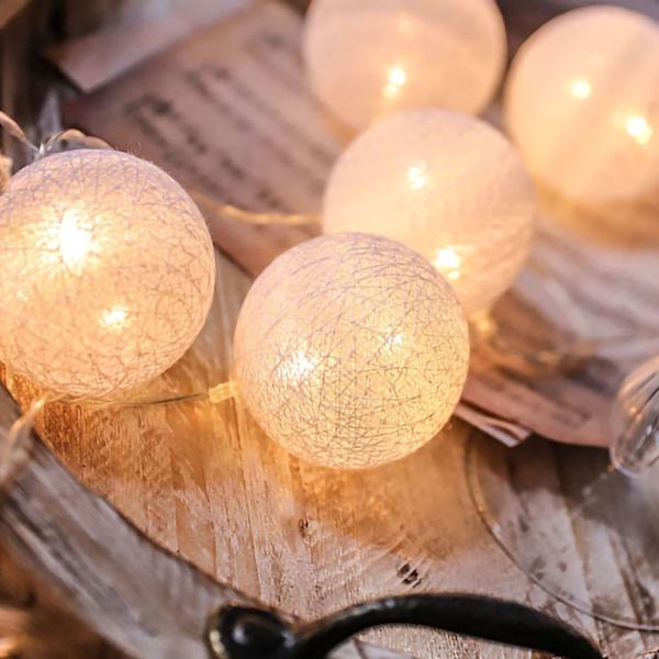 Färgade lampor LED plastboll jul nyår blinkande strängljus för dekoration Pure White 2 Meter 10LED Batterityp