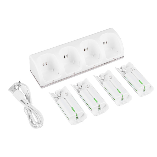 Vit 4 i 1 Laddningsstation Laddare med 4st 2800mAh batteri för Wii / Wii Uremotes2800mAh batteri