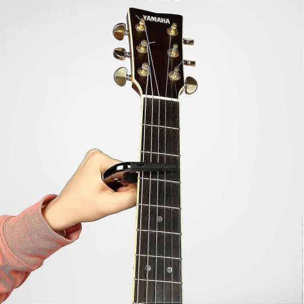 Kompatibel med akustiske gitarer, elektriske gitarer og ukuleler, overlegen sinklegering og 25-26