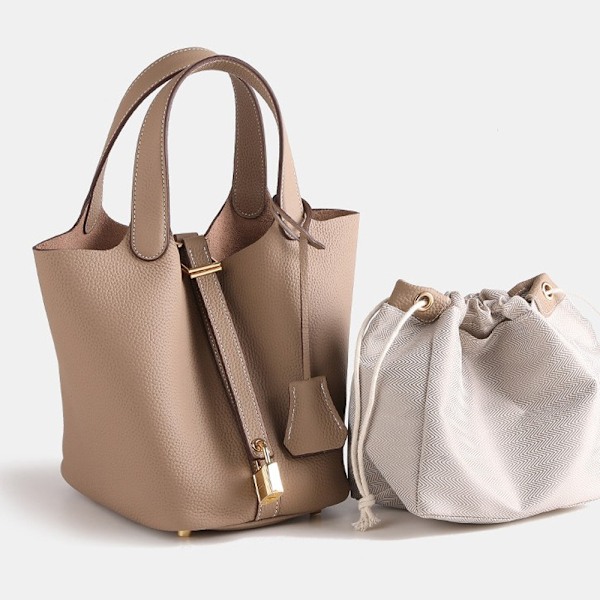 Elegant Khaki Læder Spandtaske Unikt Design Rummelig Pendlertaske Khaki