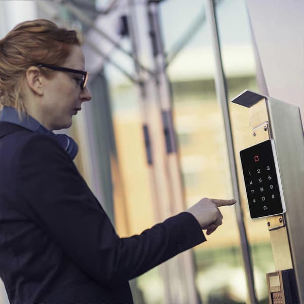 Nyckellöst dörrlås med knappsats, smart lås elektroniska lås för ytterdörr pekskärmsknappsatser dörrlås automatiskt lås stöder 2000 användare 2Pcs
