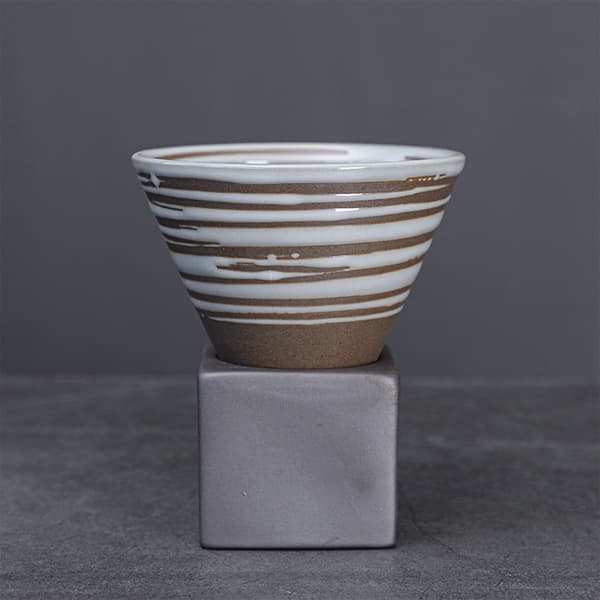 Japanese Coffee Cup Smoothing Surfaces Pttery Coffee Mug with Base for Dark Blue