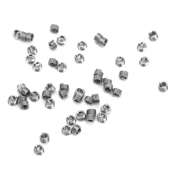 50 stk Trådgjengeinnsats Gjenget Reparasjonshylse Reduser Mutter Festeselement M1.6 x 0.35 1.5D