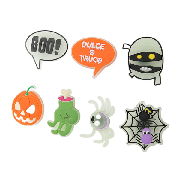 50 st glödande sko charm män kvinnor PVC Halloween tema tecknat mönster sko dekoration för fest