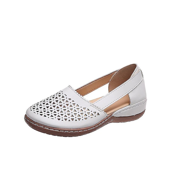 Hvite kilehælsandaler - Komfortable slip-on hule sko for kvinner