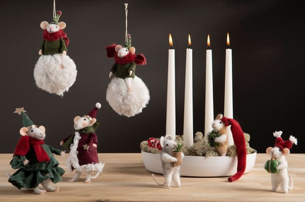Kynttilätarjotin 4 pidikkeellä Emali Shell A lot Decoration Vit white