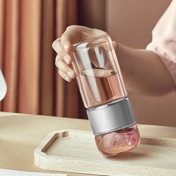 Te-infuusiopullo 420 ml kaksoiskerros ruostumattomasta teräksestä Vuotamaton lasivettpullo toimistoon matkoille Kotiin