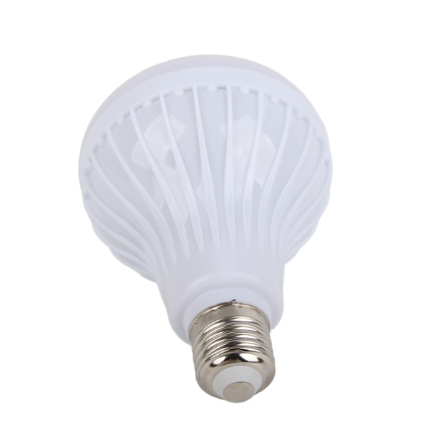 Bluetooth-musiikkilamppu RGBW-värillä E26-kanta Kaukosäädin Kaiutin LED-lamppu Baarille Makuuhuoneelle Ravintolalle 100‑240V
