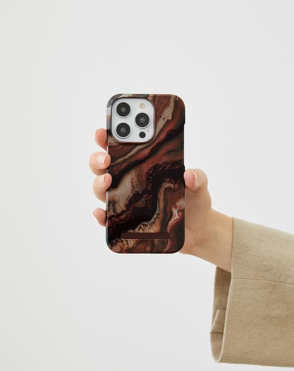 Printed Case MagSafe Kompatibel med iPhone 15 Pro Dark Amber Marble Brun brown