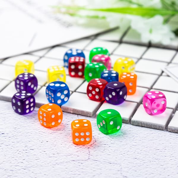 100 Pieces 16mm 6-Sided Dice Set Transparent Dice Set with Drawstring for Board Games and Teaching