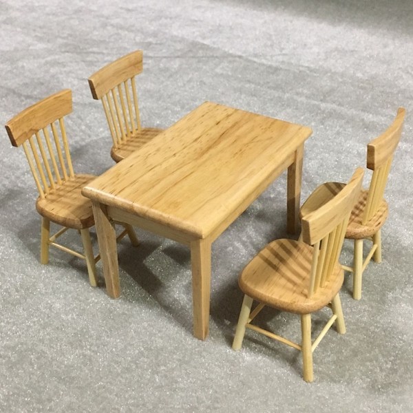 Miniatyr möbelmodell Trämatsalsstol för 1:12 dockhustillbehör (träfärg)
