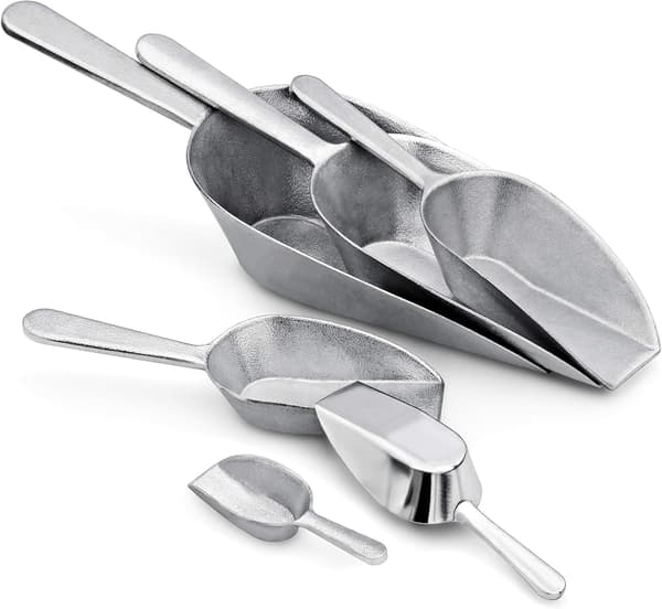 Isskuffe i støpt aluminium med flat bunn i ett stykke