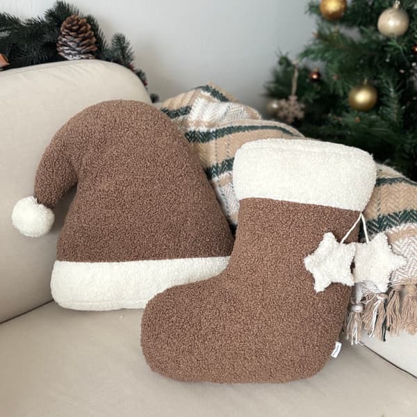 Juleformet strømpepude brun boucléformet pude