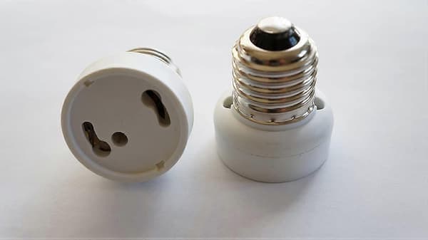 (2-pak) E26/E27 til GU24 Adapterkonverter - E26/E27 Edisonskrue til GU24 Bajonetfatning til pære 2 Pack