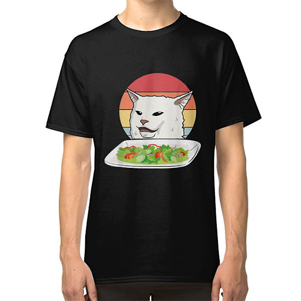 T-shirt med meme av arga kvinnor som skriker på en förvirrad katt vid middagsbordet XL