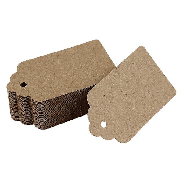 Sæt med 100 rustikke 40mm x 70mm bølgede kraftkort, blanke brune etiketter og 50 cupcake-papirer