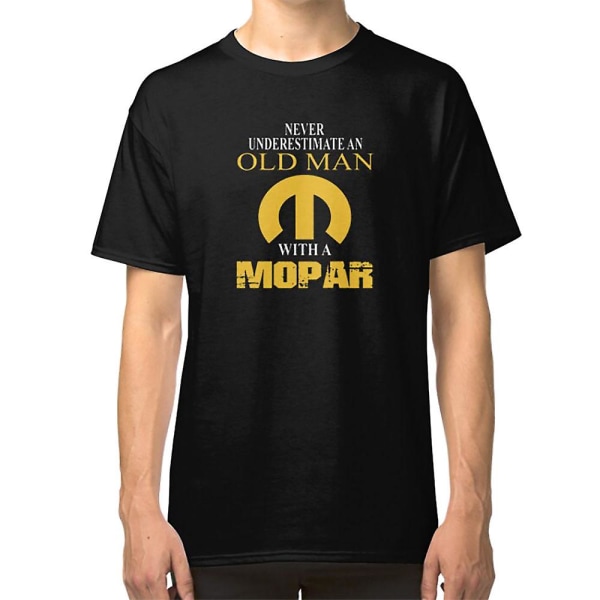 Undervurder aldrig en gammel mand med en Mopar T-shirt XXL