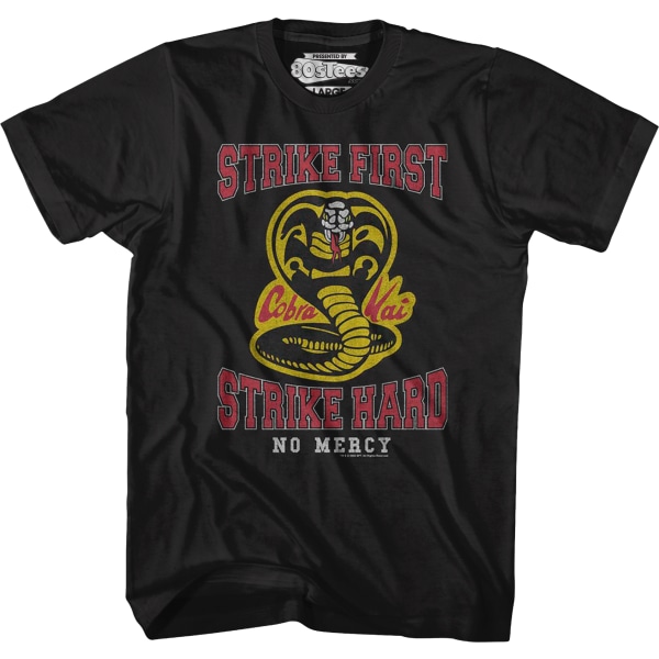 Distressed Strike First Strike Hard No Mercy Cobra Kai T-skjorte L