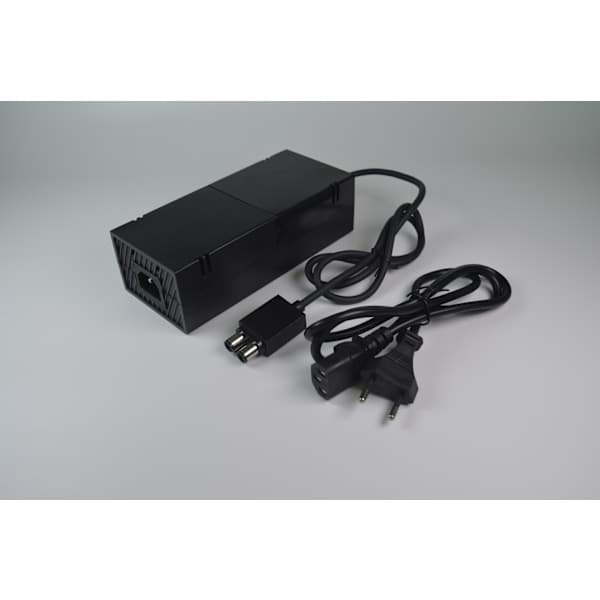 Xbox One AC-sovitin 100-240V 220W sis. virtajohdon