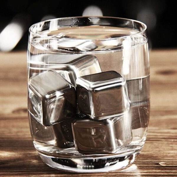 Återanvändbara kylstenar för dryck, livsmedelssäkert material, kyler snabbt drycker, elegant presentförpackning för alla tillfällen