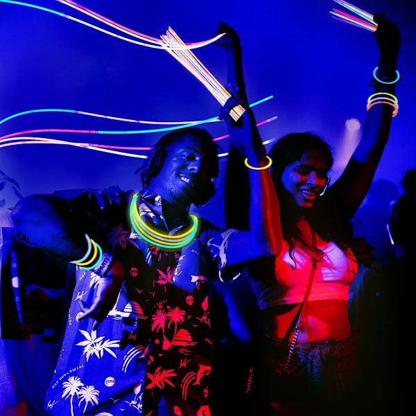 Barnsäkra Glow Sticks, Anpassningsbara Former Party Favörer för Säkert Glödande Ljus, Icke-Giftigt Icke-Läckande Material i Flerfärg för Födelsedagsfester,