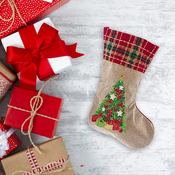 Julstrumpor för familjen, högkvalitativ DIY diamantkonstbroderi med personliga namn, juldekorationer som förstärker den festliga atmosfären