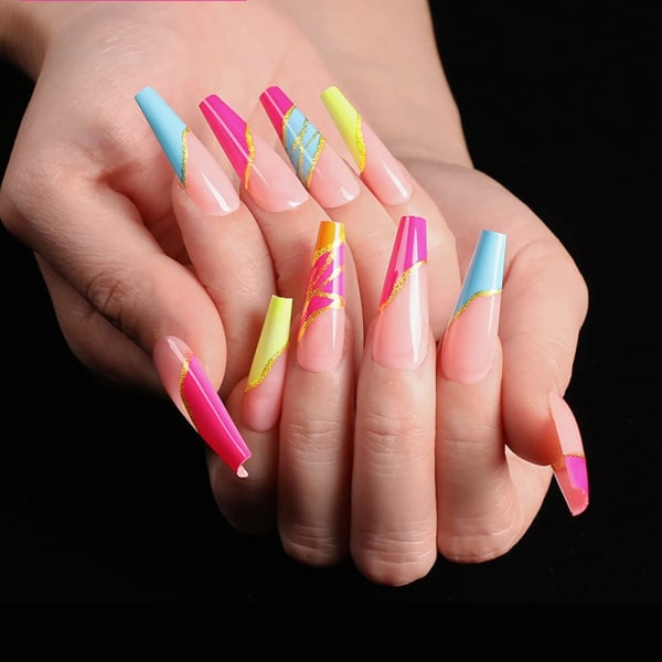 24 st extra långa tryck på naglar, falska naglar, färgade glitter lyx falska naglar, glänsande akryl presson fakenails för kvinnor och flickor