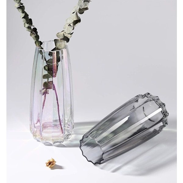 Utsökt blomvas för dekoration, klar glasvas med hållbart munblåst glas och enkel stilren design perfekt för heminredning och bröllop
