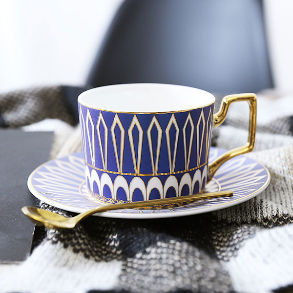 Elegant design tekopp med fat, blyfri högkvalitativt porslin, slät glasyr för enkel rengöring, bekvämt grepp med tillräckligt utrymme för