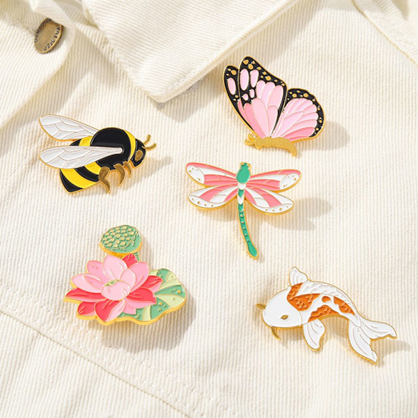 Bee Broscher Kostymkrage Pins C C