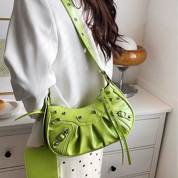 PU-lädernit dubbad axelväska Designer Crossbody-väska White