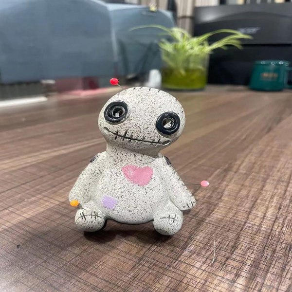 Voodoo Doll Censer Suitsukepoltin OIKEA OIKEA right