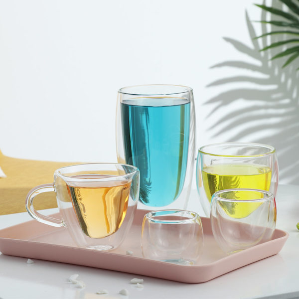 Kaksikerroksinen lasikuppi 250 ml SYDÄMEN MALLI