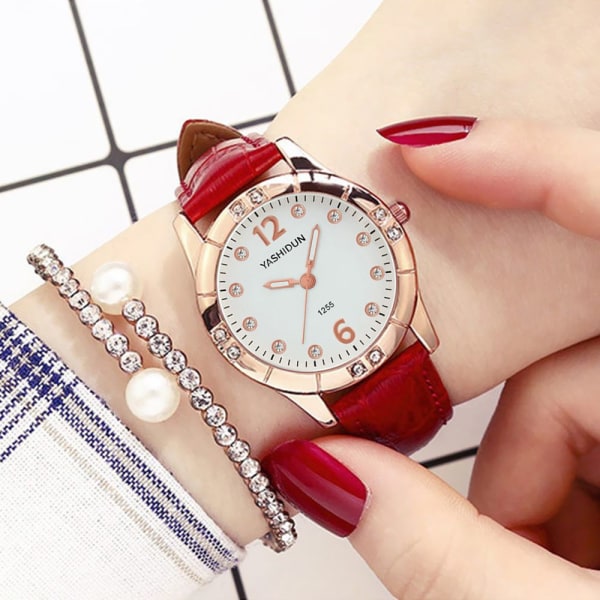 Kvinder ser Quartz armbåndsur 4 4