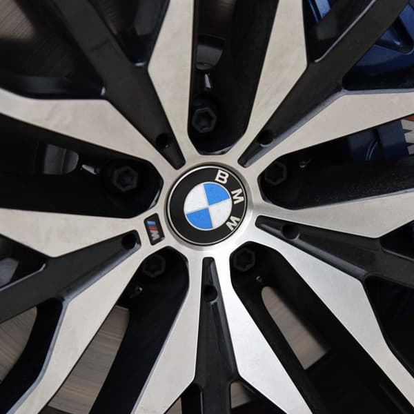 B04- 68MM 4-pakksenter dekker BMW Silver one size
