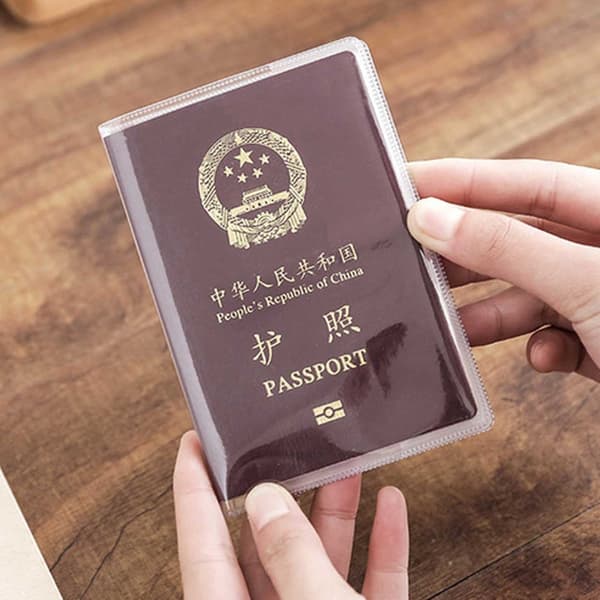 Läpinäkyvä passikotelo passinpidike taskuilla transparent