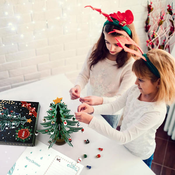 Adventskalender 2023 24 Dagar Julnedräkningskalender Träträd med Miniatyrprydnader Bordsskiva DIY Miniträd för Julskrivbordsdekoration
