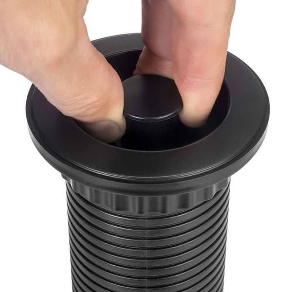 Vertikal Hæve Multi-Stik, EU, Sortmalet, Plast og Aluminium.