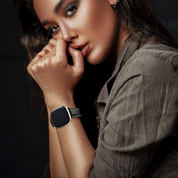 Kompatibel med Fitbit Versa 3/fitbit Sense-band för kvinnor, män, byte av läderband med toppkornigt armband Smal rem för Fitbit Sense & Versa 3 Sm