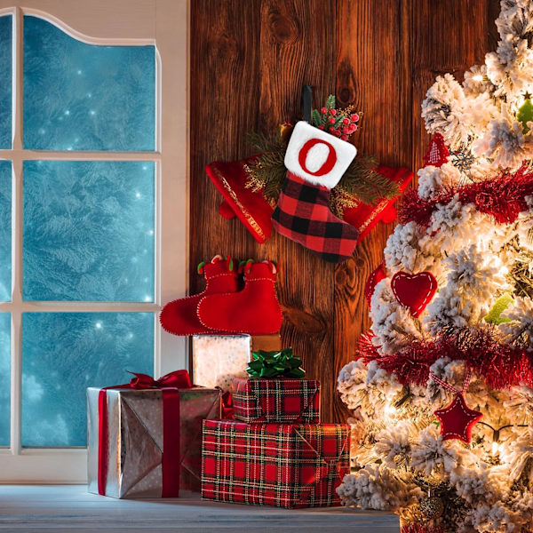 Julstrumpor 7 tum Julstrumpor Röd Skottland Rutiga Klassiska Julstrumpor med Bokstäver Konstpäls Plush Manschett Hängande Strumpor