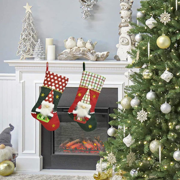 2-pack 3D tomte-julstrumpor med svenska tomtar, 19,7\"
