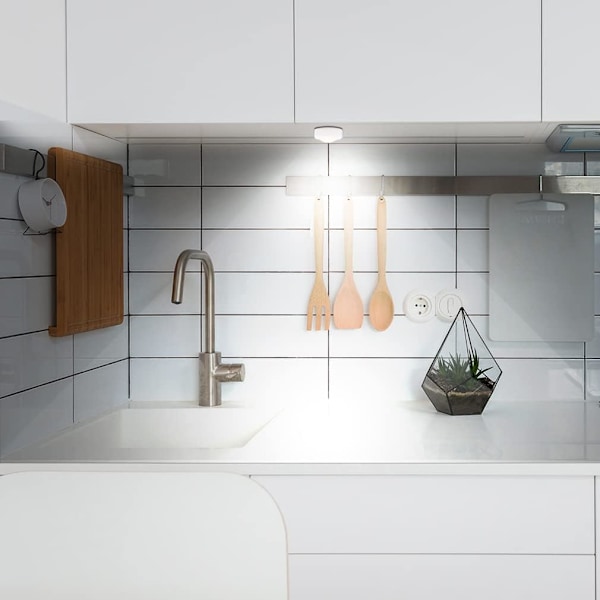 Puck Lights med fjernbetjening, dæmpbar tryklygte, batteridrevet med timer, justerbart dagslys og varmt hvidt natlys