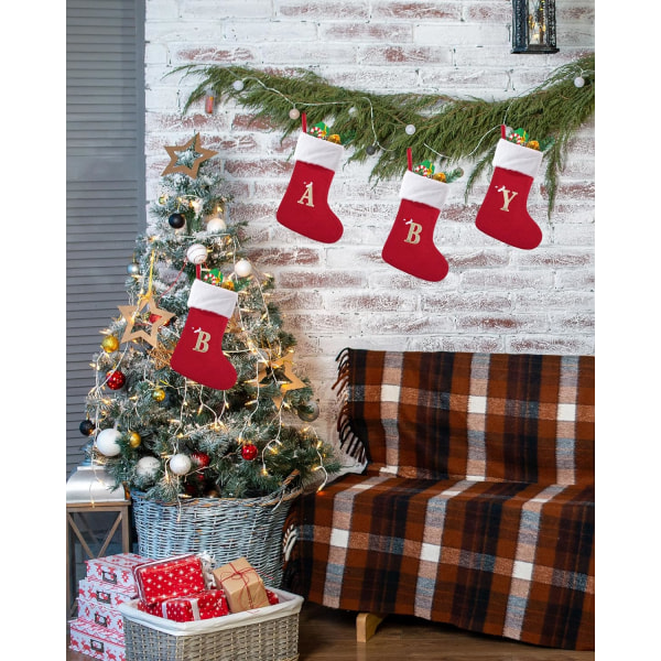 Julstrumpor, Medium Personliga Stickade Julklappsstrumpor med Bokstäver, Röda Eldstadshängande Tomtestrumpor