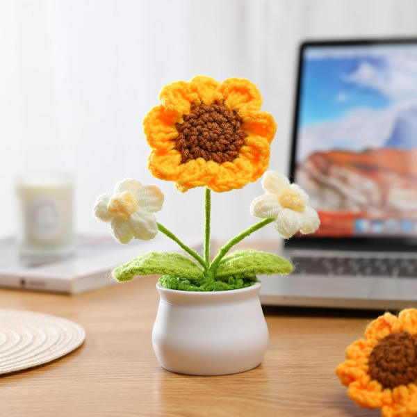Artificiell Solros Virkad Blomkruka, Mini Stickad Blomkruka, Perfekt för Hemmakontorsdekoration, Alla hjärtans dag-present (2 stycken, Vit)