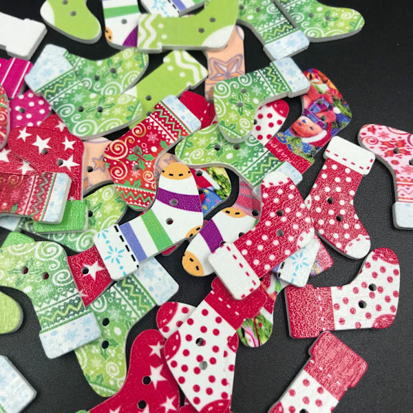 50 kpl käsintehtyjä diy-nappeja joulukenkiin