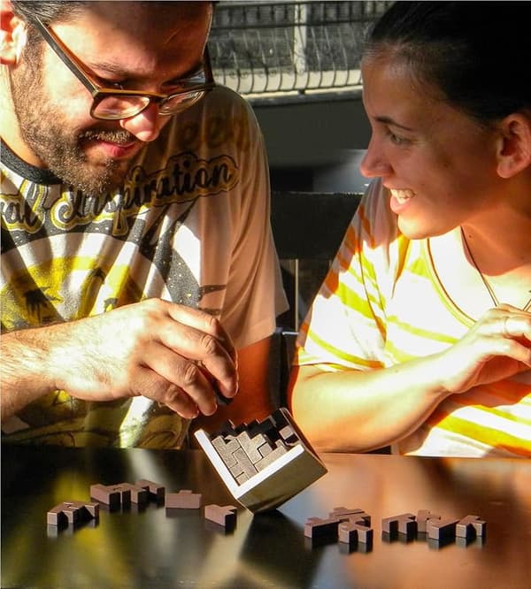 Original 3D träpussel. Genius Skill Builder Tee. Pedagogiska leksaker för barn och vuxna. Presentbordsspel